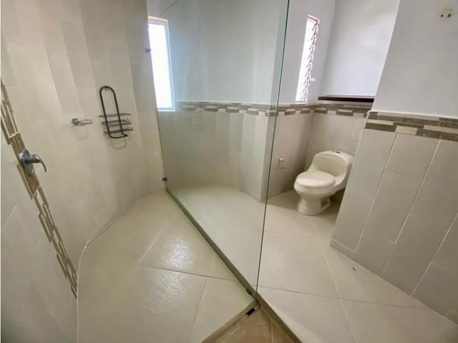 Casa de 4 alcobas en venta en Norte De Armenia, Armenia, 495 m² · foto 16 de 19