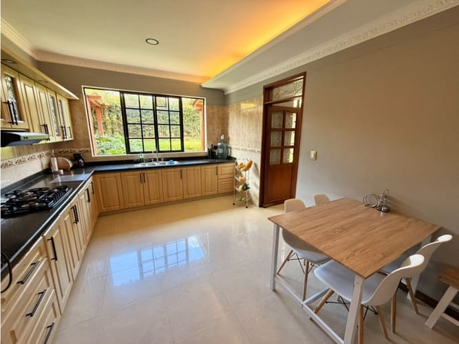 Casa de 4 alcobas en venta en Via Circasia, Armenia, 427 m² · foto 11 de 24