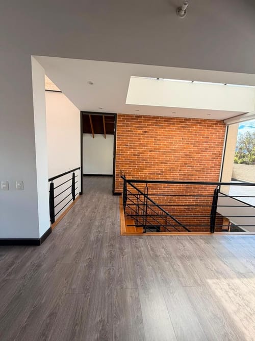 Casa de 5 alcobas en arriendo en Cr El Bosque, Chía, 253 m² · foto 2 de 10