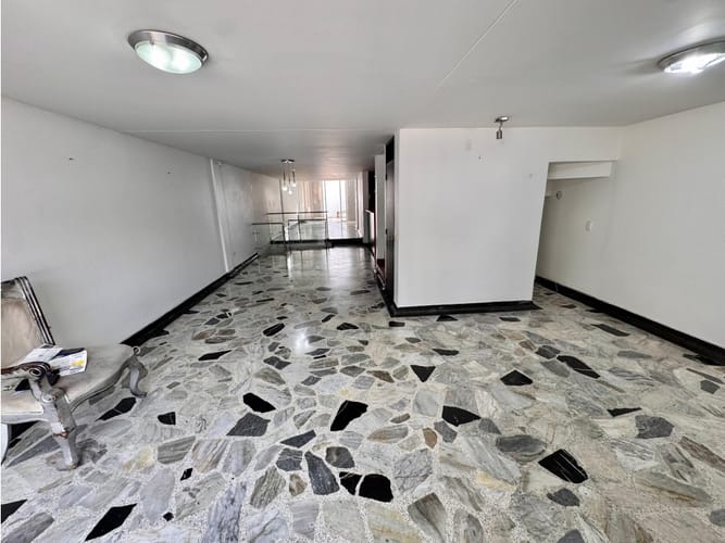 Casa de 4 alcobas en venta en Los Profesionales, Armenia, 237 m² · foto 4 de 24