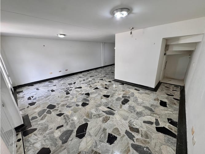 Casa de 4 alcobas en venta en Los Profesionales, Armenia, 237 m² · foto 6 de 24