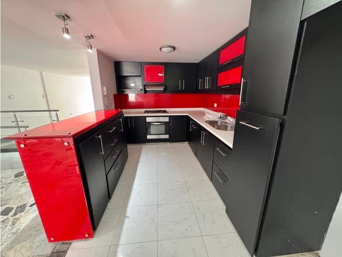 Casa de 4 alcobas en venta en Los Profesionales, Armenia, 237 m² · foto 7 de 24