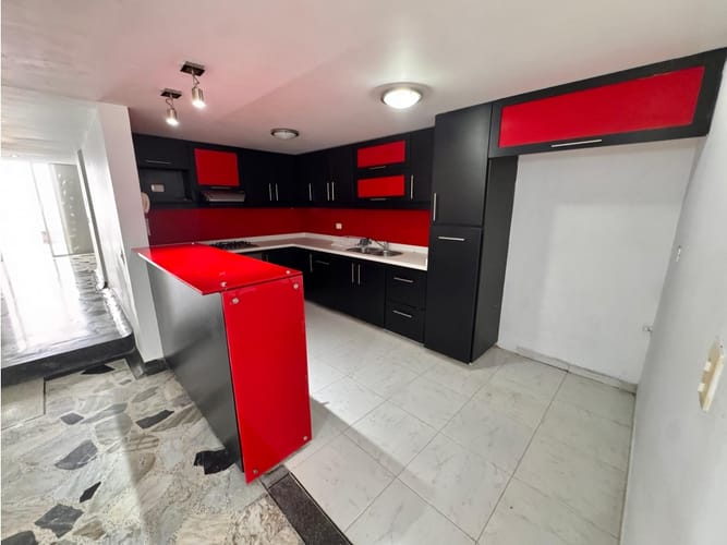 Casa de 4 alcobas en venta en Los Profesionales, Armenia, 237 m² · foto 8 de 24