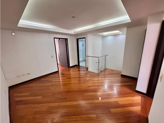 Casa de 4 alcobas en venta en Los Profesionales, Armenia, 237 m² · foto 10 de 24