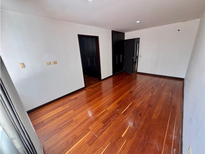 Casa de 4 alcobas en venta en Los Profesionales, Armenia, 237 m² · foto 12 de 24