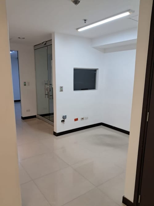 Oficina en arriendo en La Pradera, Envigado, 152 m² · foto 2 de 17