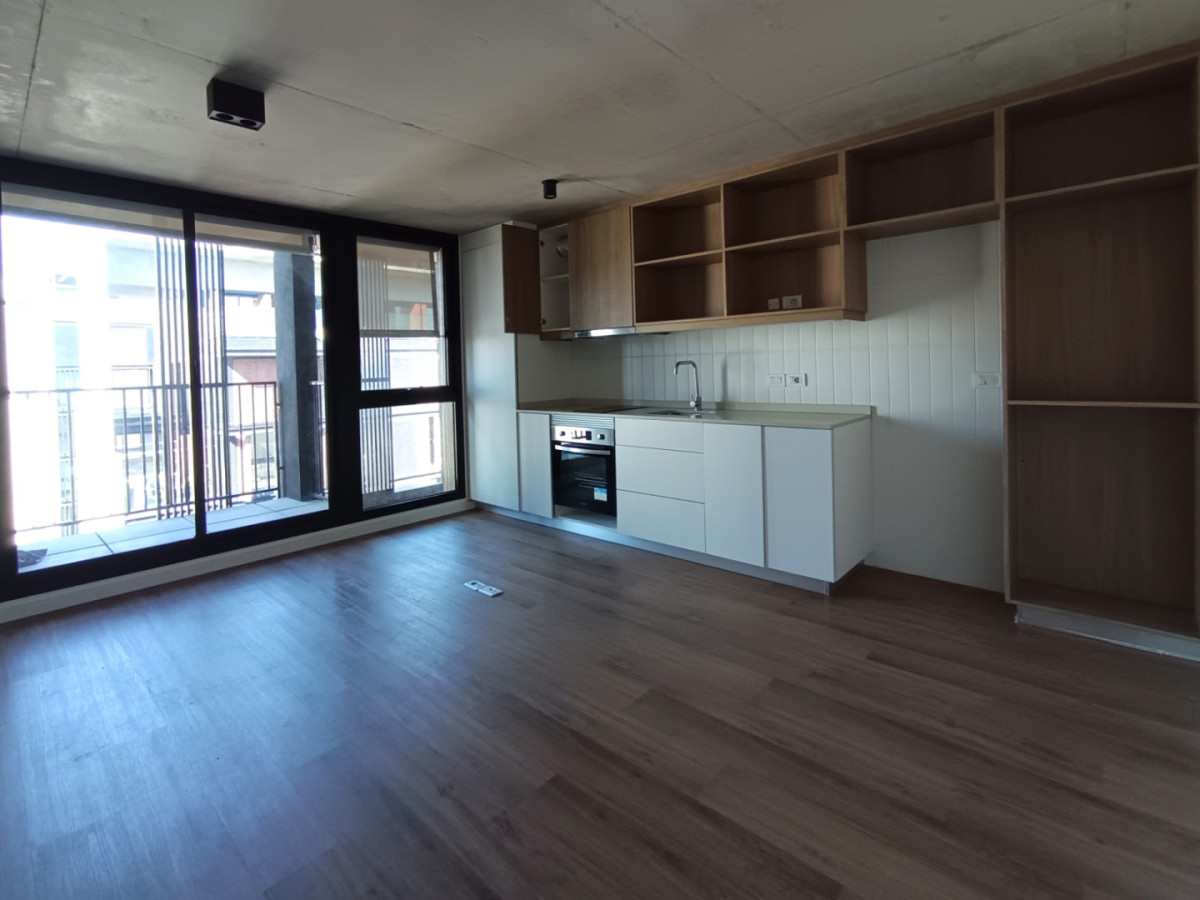 Alquiler Apartamento Nuevo De 1 Dormitorio Con Balcón Al Frente En Centro · Foto 2