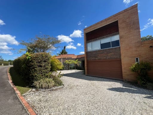 Casa de 4 alcobas en venta en El Tablazo, Rionegro, 426 m² · foto 2 de 24