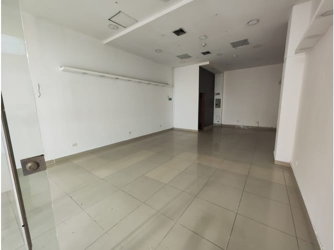 Local en venta en El Poblado, Medellín, 51 m² · foto 4 de 11