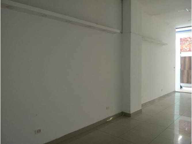 Local en venta en El Poblado, Medellín, 51 m² · foto 9 de 11