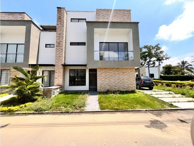 Casa de 6 alcobas en venta en Las Mercedes, Jamundí, 300 m² · foto 3 de 24