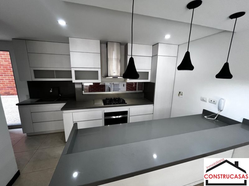 Apartamento en arriendo en Laureles, Medellín · foto 5 de 24