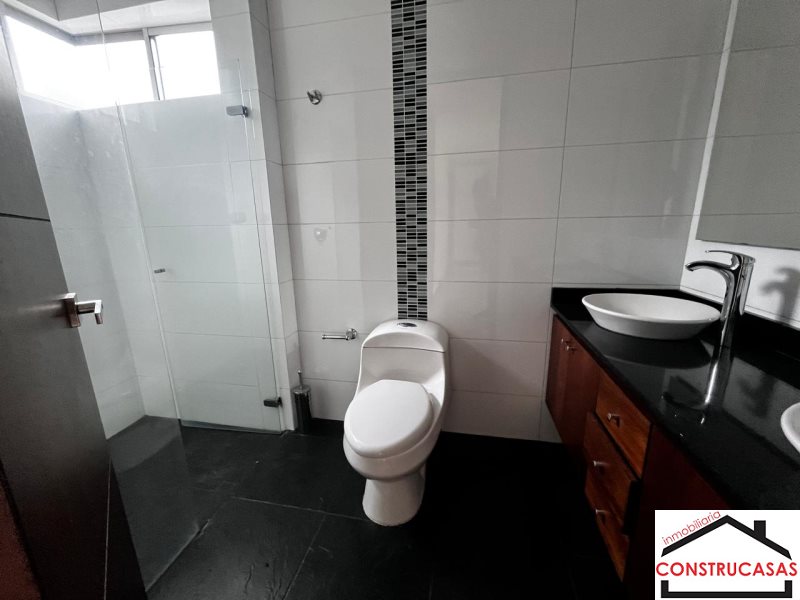 Apartamento en arriendo en Laureles, Medellín · foto 17 de 24