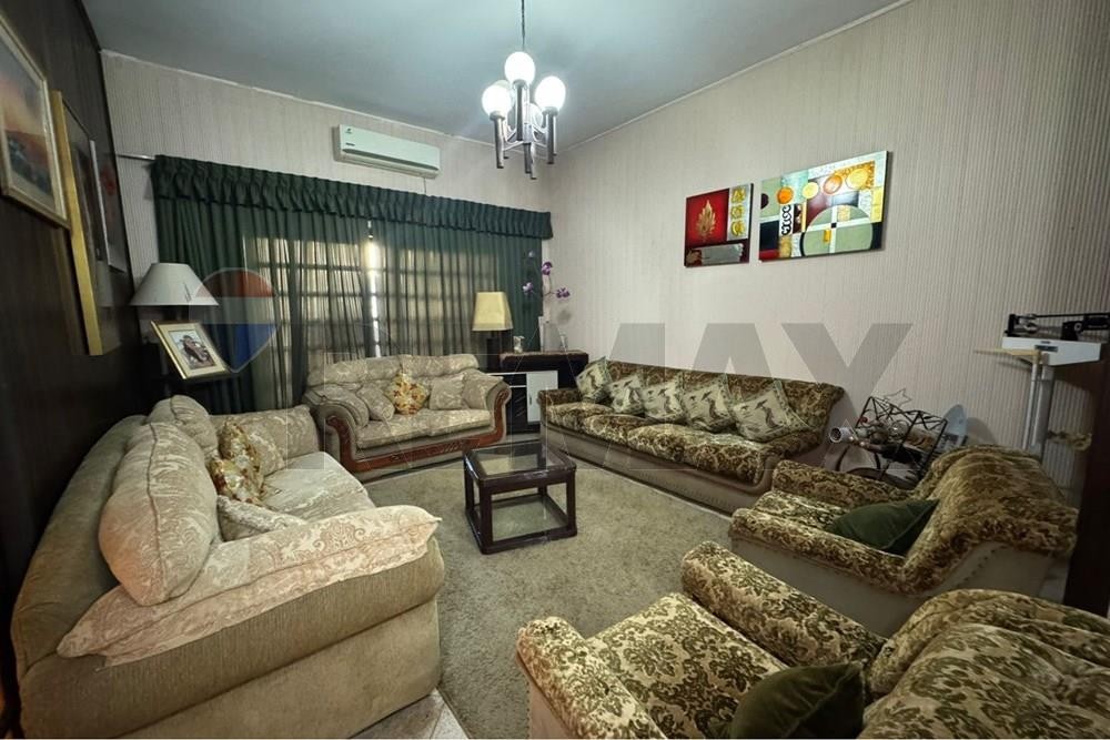 Oportunidad Única: Casa para Refaccionar en Los Laureles, Ubicación Estratégica sobre Alas Paraguayas. - foto 2
