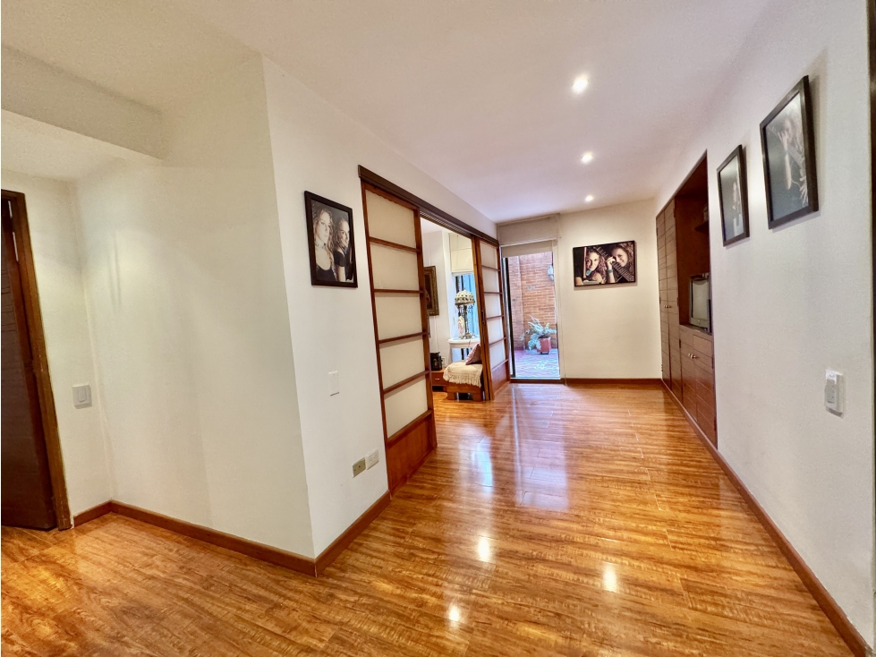 Apartamento en venta en Los Rosales, Bogotá · foto 7 de 24