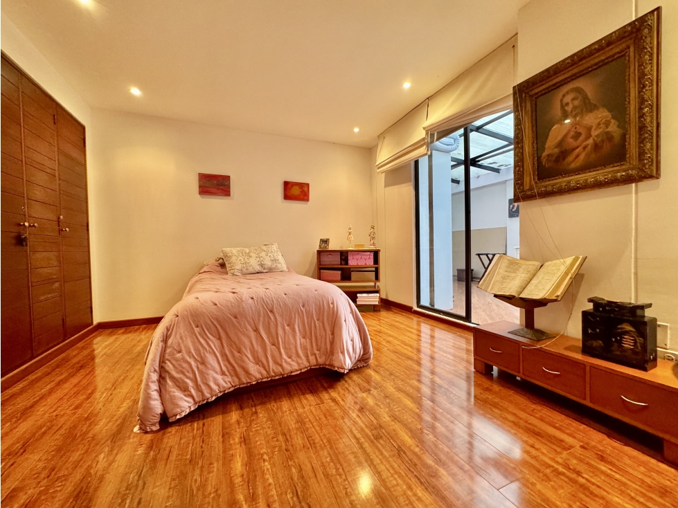 Apartamento en venta en Los Rosales, Bogotá · foto 10 de 24