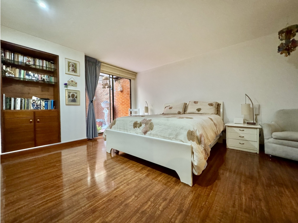 Apartamento en venta en Los Rosales, Bogotá · foto 11 de 24