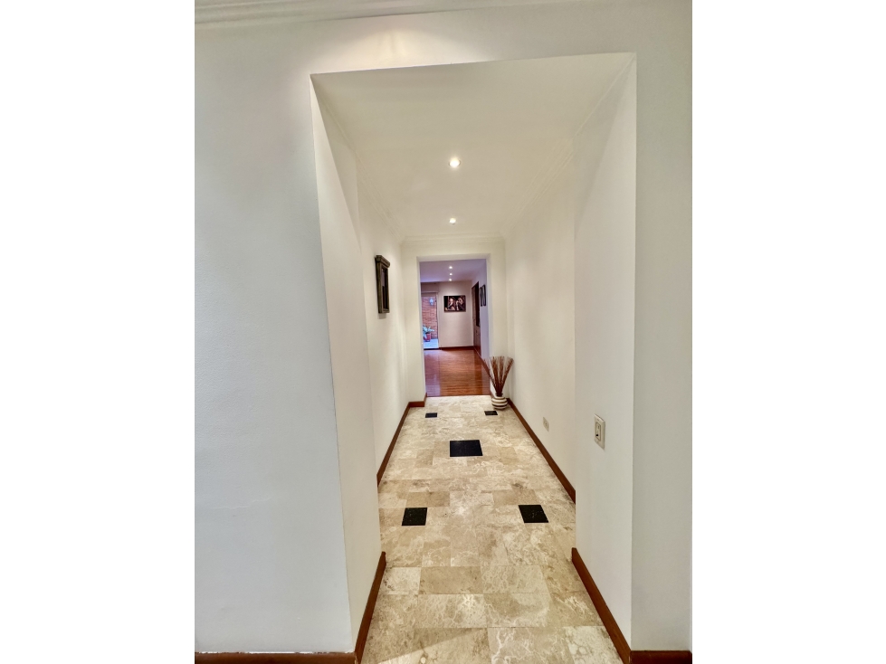 Apartamento en venta en Los Rosales, Bogotá · foto 16 de 24