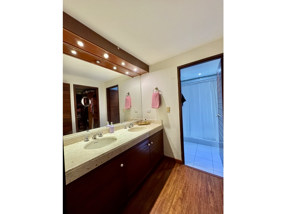 Apartamento en venta en Los Rosales, Bogotá · foto 18 de 24