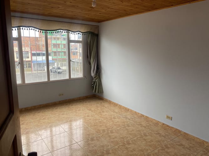 Casa de 8 alcobas en venta en Quiroga, Bogotá, 390 m² · foto 2 de 24