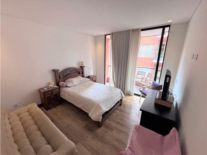 Apartamento de 3 alcobas en arriendo en Chicó Navarra, Bogotá, 247 m² · foto 12 de 23