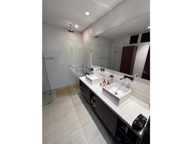 Apartamento de 3 alcobas en arriendo en Chicó Navarra, Bogotá, 247 m² · foto 18 de 23