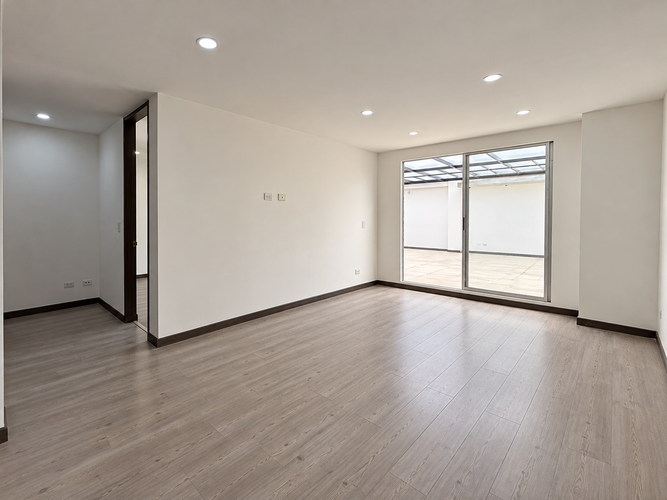 Apartaestudio en venta en Cedritos, Bogotá, 105 m² · foto 3 de 20