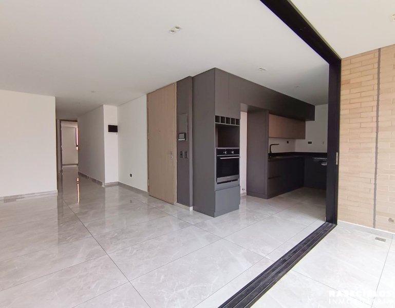 Apartamento de 3 habitaciones en arriendo en Laureles, Medellín — imagen 1 de 16