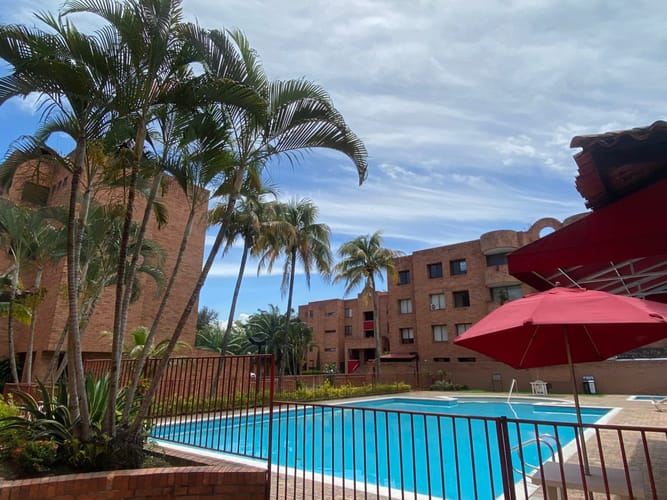 Apartamento de 4 alcobas en venta en Ciudad Universitaria, Cali, 130 m² · foto 1 de 21
