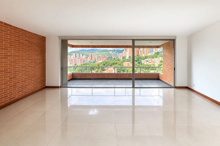 Apartamento de 3 alcobas en venta en El Tesoro, Medellín, 195 m² · foto 2 de 10