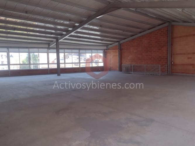 Bodega en arriendo en La America, Medellín, 290 m² · foto 2 de 5