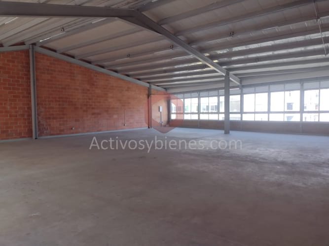 Bodega en arriendo en La America, Medellín, 290 m² · foto 4 de 5