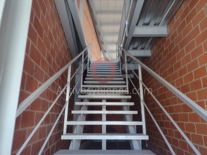 Bodega en arriendo en La America, Medellín, 290 m² · foto 5 de 5