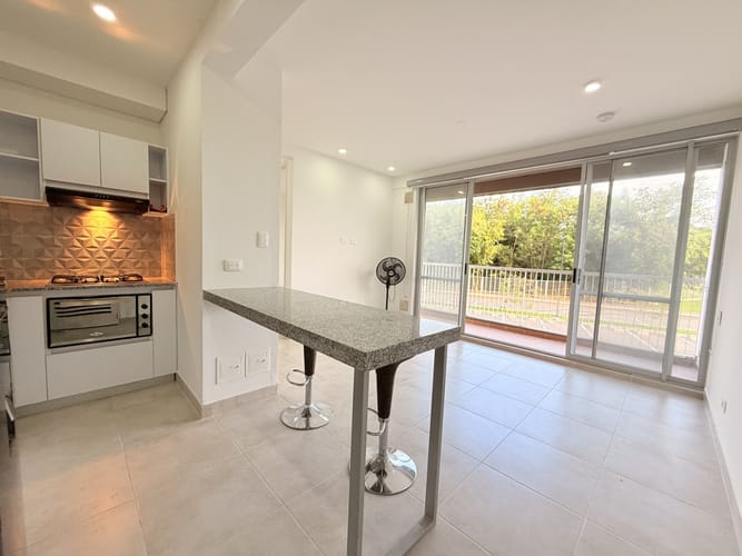 Apartamento de 3 alcobas en arriendo en Las Palmas, Ricaurte, 67 m² · foto 5 de 21