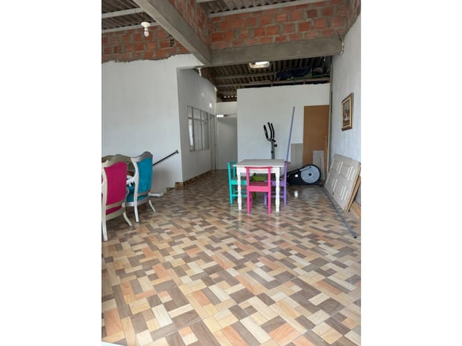 Casa de 4 alcobas en venta en Ricaurte, 196 m² · foto 6 de 20
