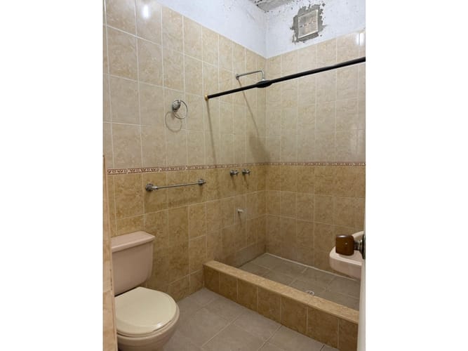 Casa de 4 alcobas en venta en Ricaurte, 196 m² · foto 17 de 20