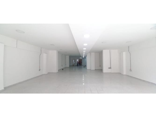 Local en arriendo en Belén, Medellín, 200 m² · foto 2 de 8
