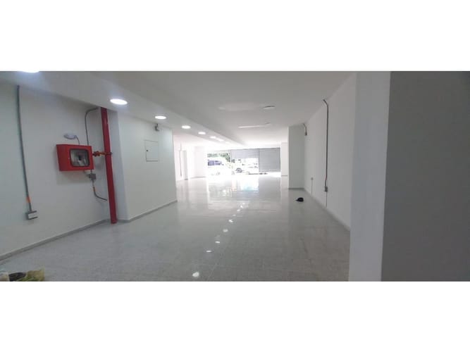 Local en arriendo en Belén, Medellín, 200 m² · foto 3 de 8