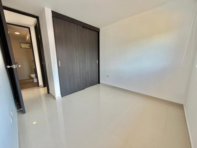 Apartamento de 2 alcobas en venta en Sena, Floridablanca, 69 m² · foto 6 de 21