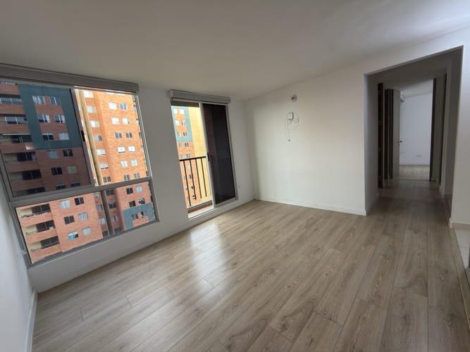 Apartamento de 3 alcobas en venta en Fac, Madrid, 57 m² · foto 4 de 16