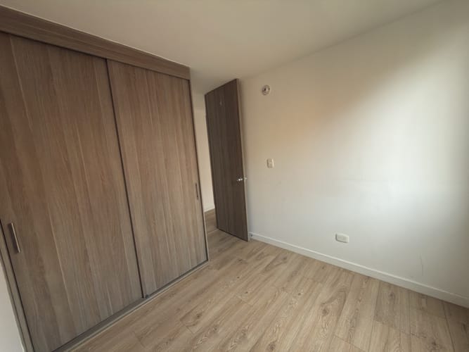 Apartamento de 3 alcobas en venta en Fac, Madrid, 57 m² · foto 9 de 16