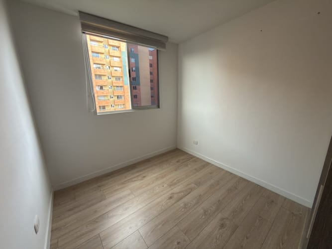 Apartamento de 3 alcobas en venta en Fac, Madrid, 57 m² · foto 10 de 16