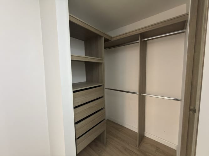 Apartamento de 3 alcobas en venta en Fac, Madrid, 57 m² · foto 14 de 16