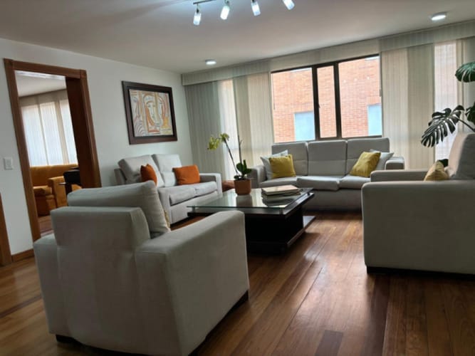 Apartamento de 4 alcobas en venta en Chicó Navarra, Bogotá, 325 m² · foto 2 de 24
