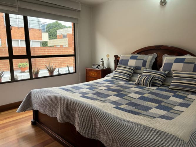 Apartamento de 4 alcobas en venta en Chicó Navarra, Bogotá, 325 m² · foto 16 de 24