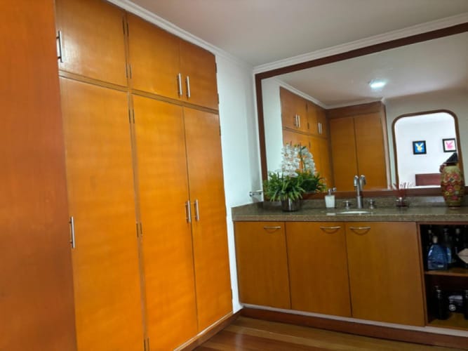 Apartamento de 4 alcobas en venta en Chicó Navarra, Bogotá, 325 m² · foto 17 de 24