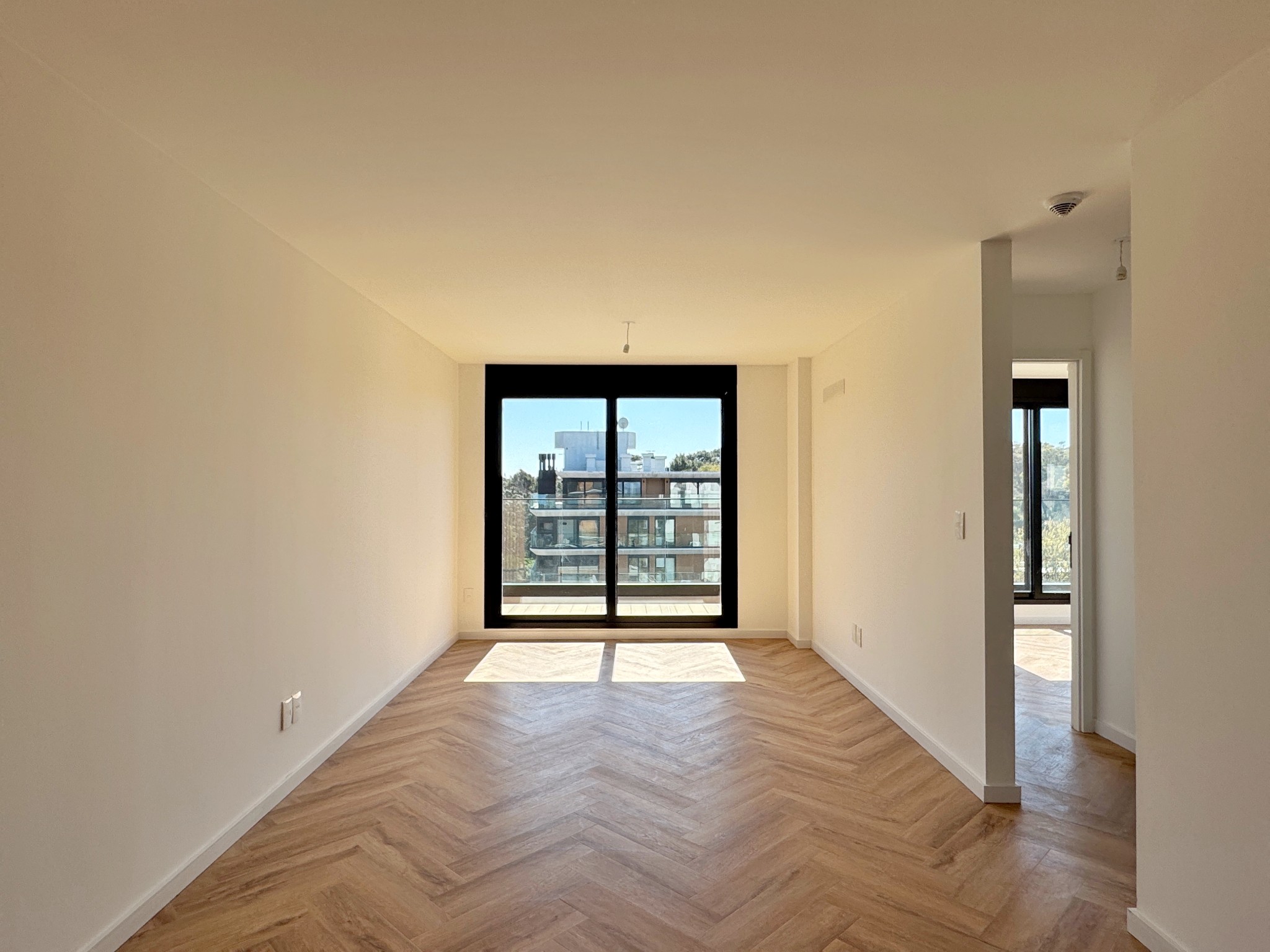 Apartamento De 2 Dormitorios En Alquiler - Unidad 402A - Costanera Village · Foto 6
