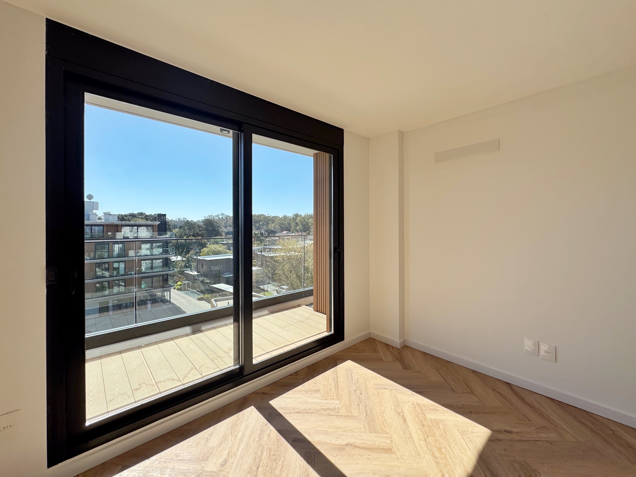 Apartamento De 2 Dormitorios En Alquiler - Unidad 402A - Costanera Village · Foto 8