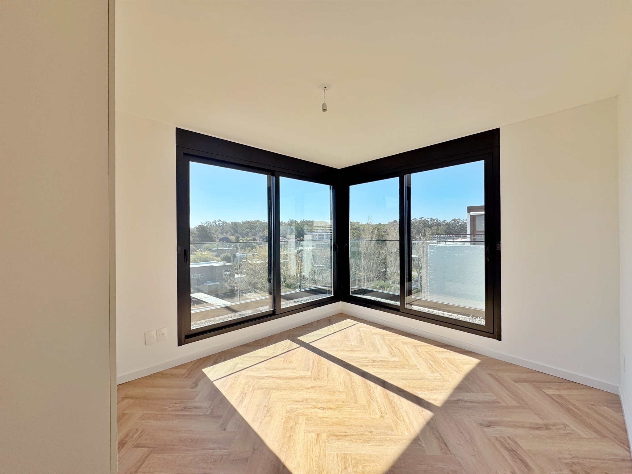 Apartamento De 2 Dormitorios En Alquiler - Unidad 402A - Costanera Village · Foto 9