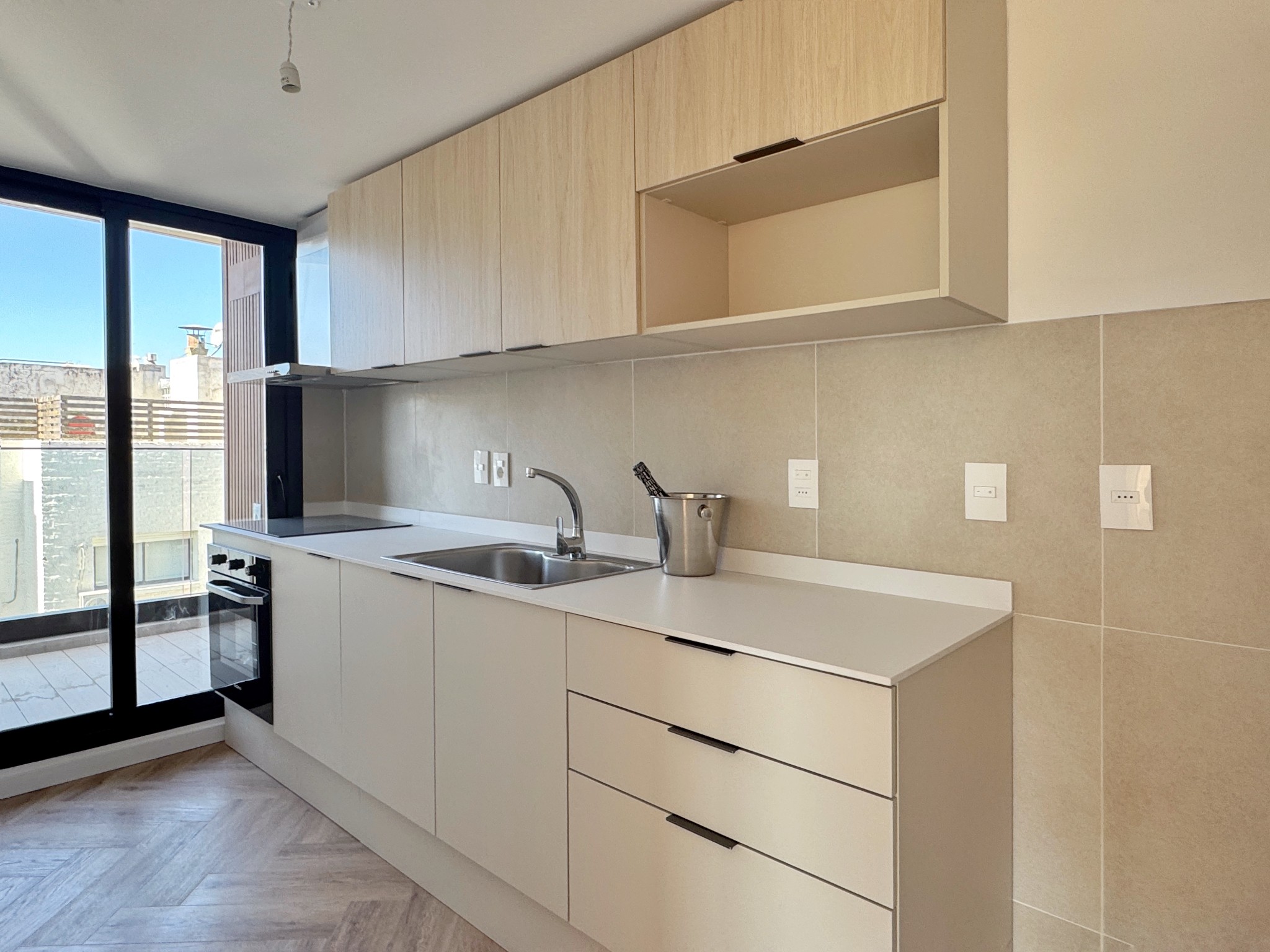 Apartamento De 2 Dormitorios En Alquiler - Unidad 402A - Costanera Village · Foto 3